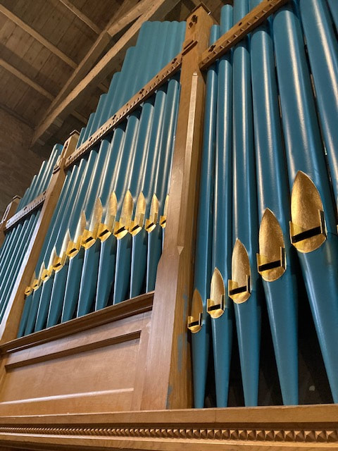 Facade of organ installed by Wood Pipe Organ Builders in St Alphege, Bath